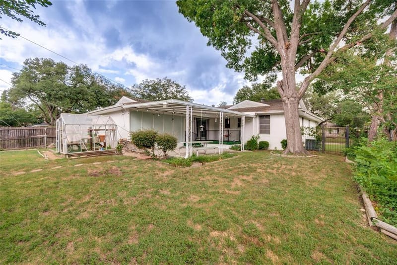 5319 Urban Crest Road, Dallas TX 75227 - Photo 13