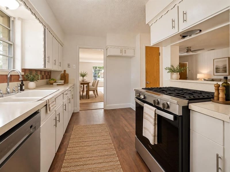 5319 Urban Crest Road, Dallas TX 75227 - Photo 5