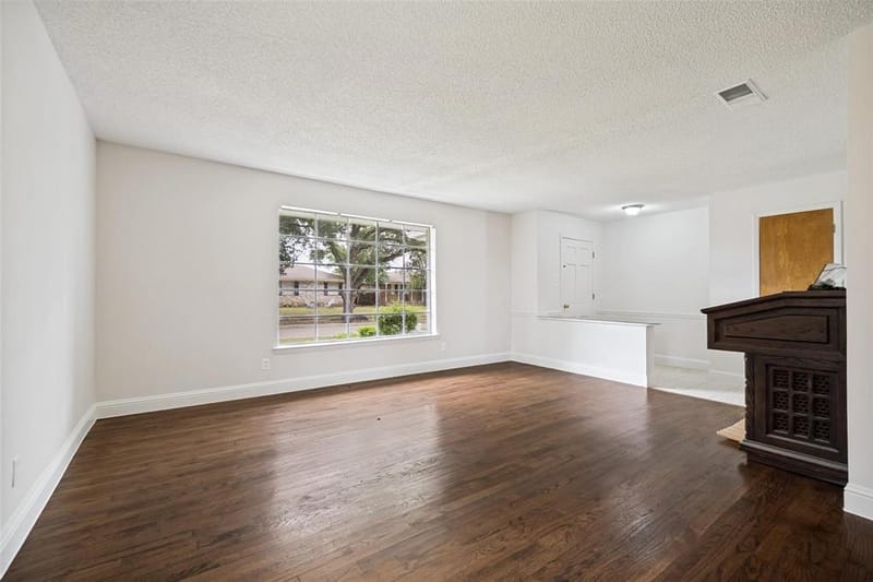 5319 Urban Crest Road, Dallas TX 75227 - Photo 10