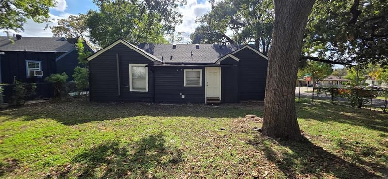 7610 Mohawk Drive, Dallas TX 75235 - Photo 9