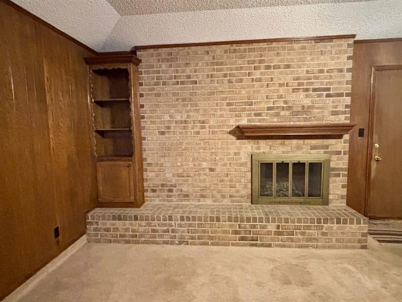 2112 River Bend Road, Arlington TX 76014 - Photo 8