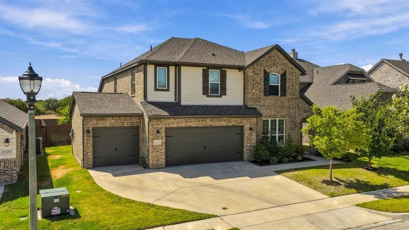 1616 Somerset Lane, Weatherford TX 76087 - Photo 2