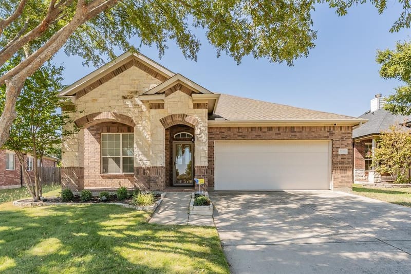 2205 Clairborne Drive, Fort Worth TX 76177