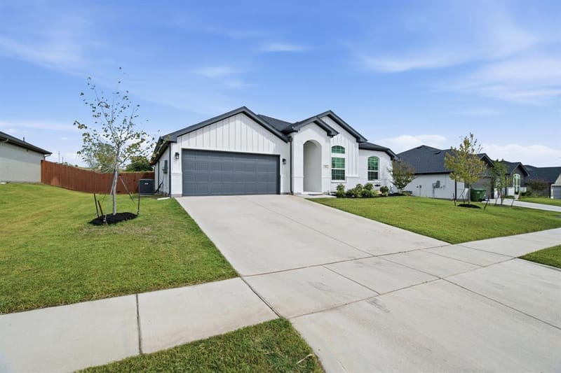 120 Mesa Drive, Glen Rose TX 76043 - Photo 2