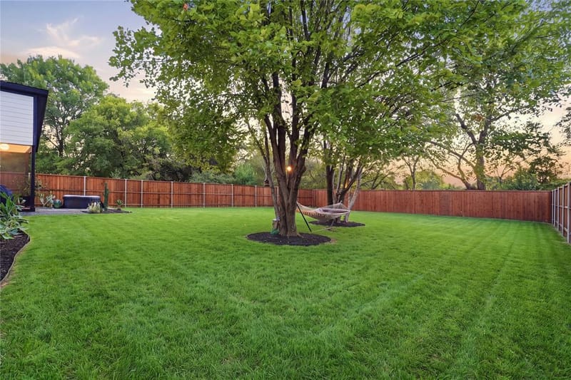1103 Pemberton Hill Road, Dallas TX 75217 - Photo 17