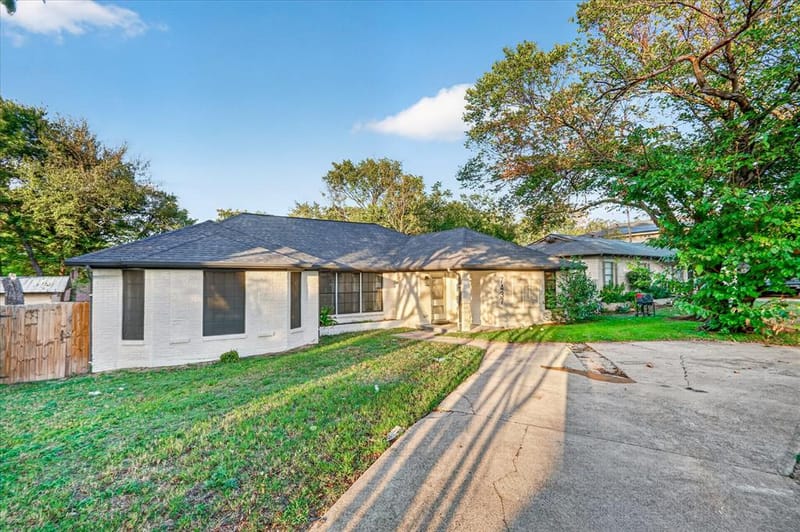7437 Eccles Drive, Dallas TX 75227 - Photo 2