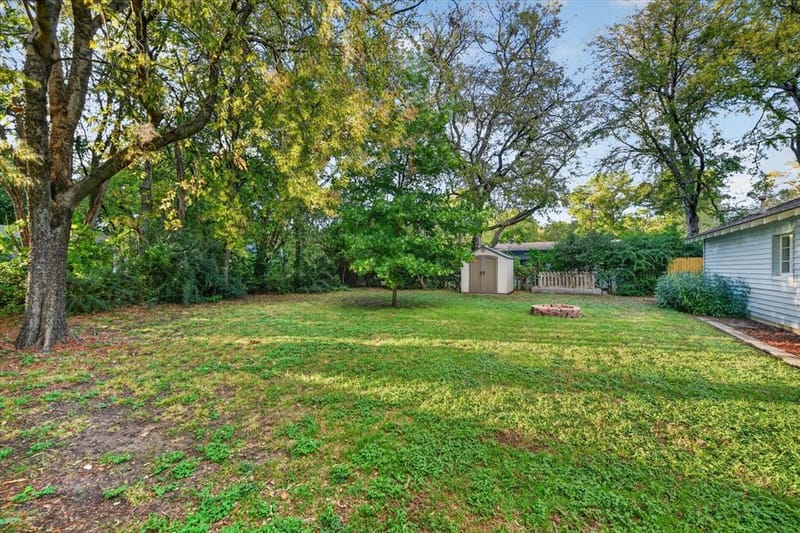 1029 Coit Street, Denton TX 76201 - Photo 2