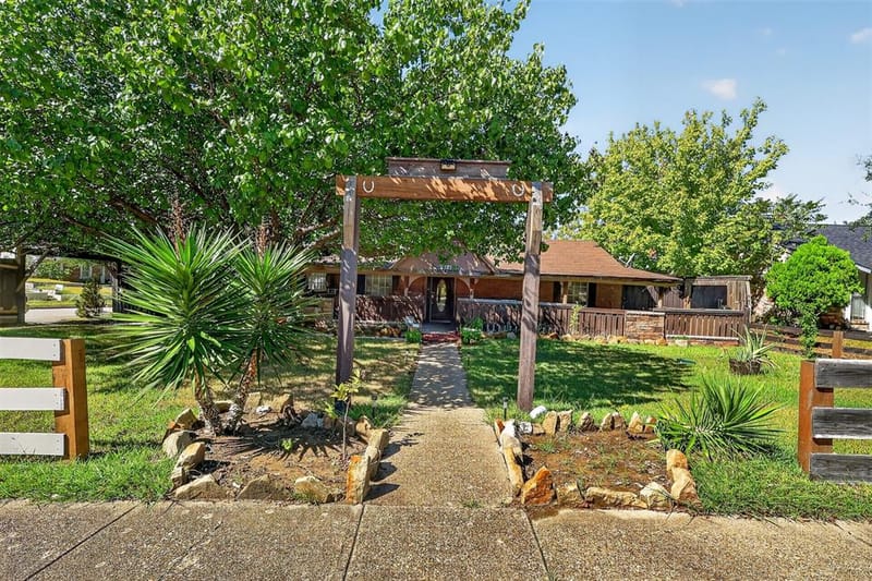 2121 High Summit Drive, Garland TX 75041 - Photo 2