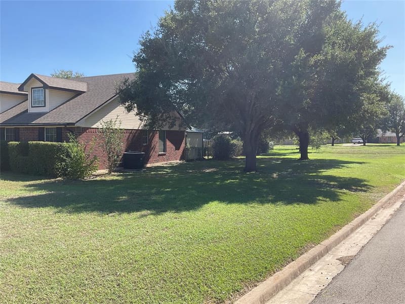 101 EdgeForest Drive, Elm Mott TX 76640 - Photo 2