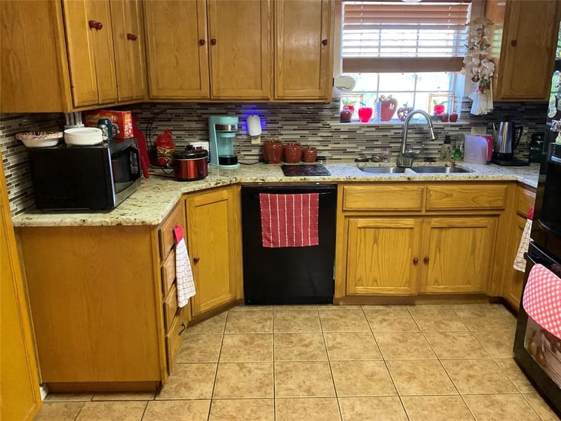 101 EdgeForest Drive, Elm Mott TX 76640 - Photo 6