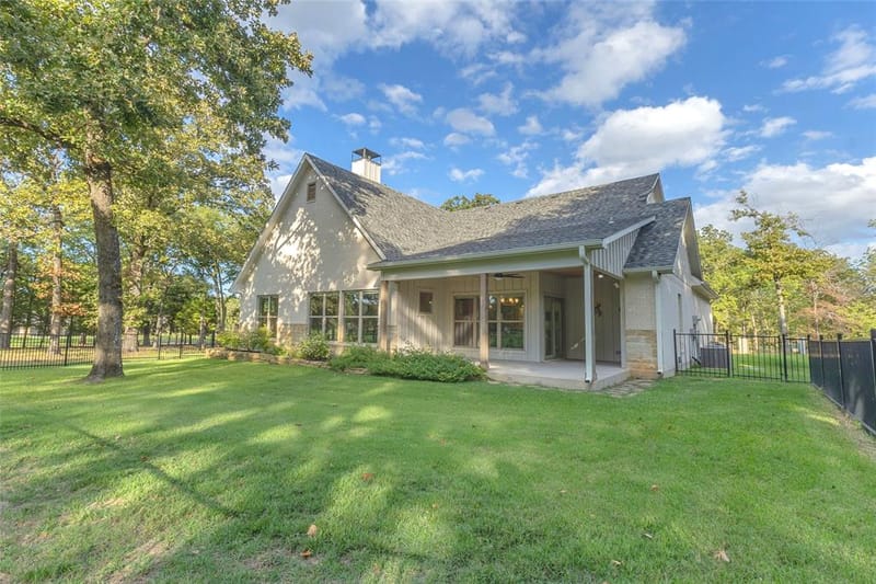 239 Colonial Drive, Mabank TX 75156 - Photo 5