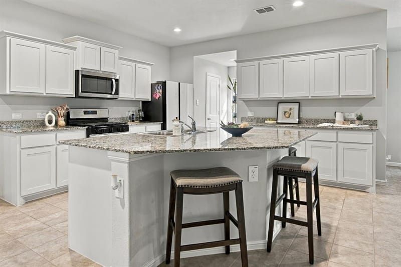 7933 Twin Forks Drive, Fort Worth TX 76131 - Photo 6