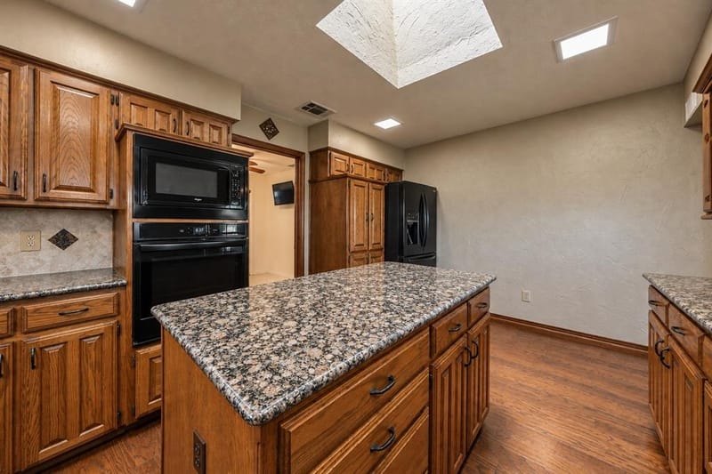 610 Shallow Creek Drive, Oak Leaf TX 75154 - Photo 21