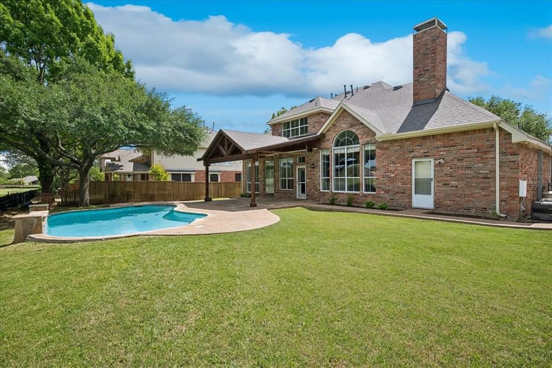 5104 Arbor Hollow Drive, McKinney TX 75072 - Photo 3