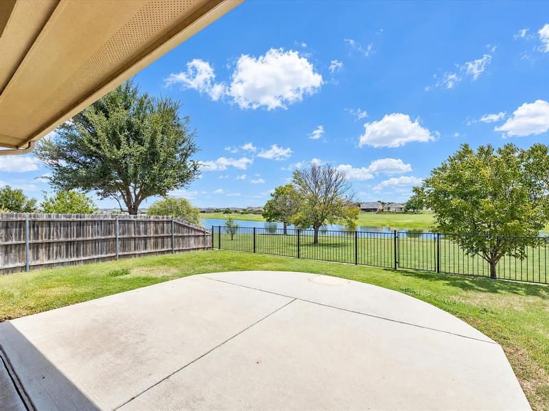 909 Longhorn Drive, Aubrey TX 76227 - Photo 32