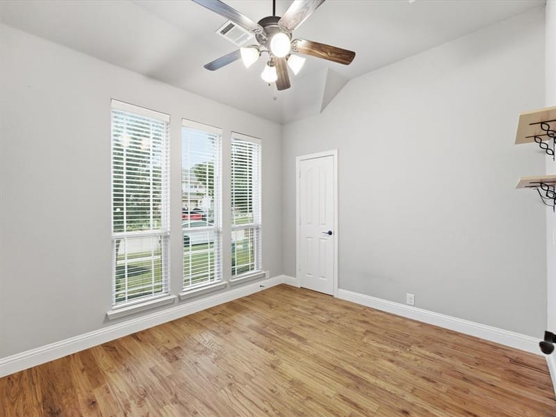 909 Longhorn Drive, Aubrey TX 76227 - Photo 5