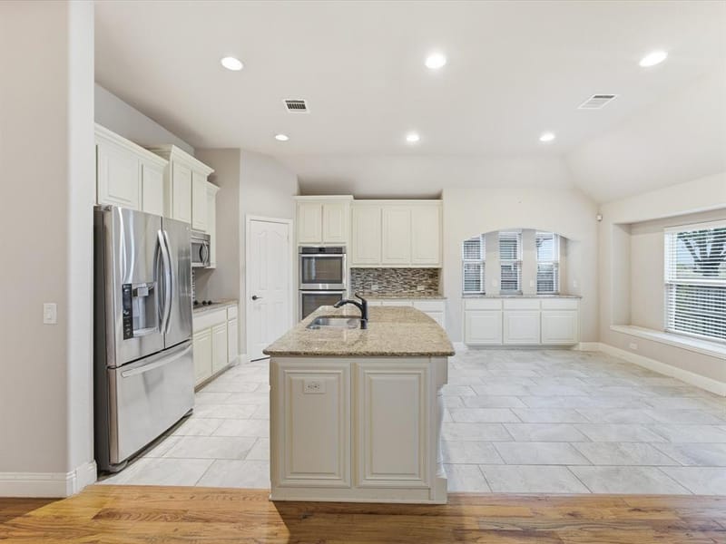 909 Longhorn Drive, Aubrey TX 76227 - Photo 14