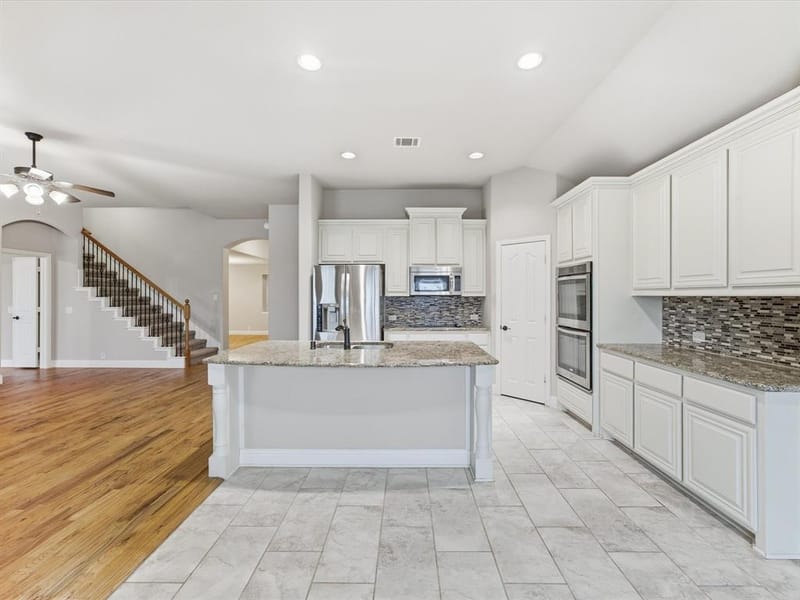 909 Longhorn Drive, Aubrey TX 76227 - Photo 15