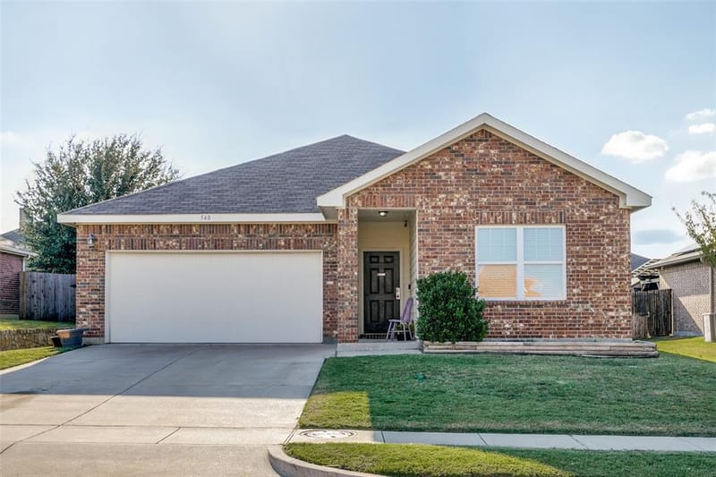 540 S Heights Drive, Crowley TX 76036