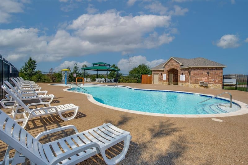 540 S Heights Drive, Crowley TX 76036 - Photo 24