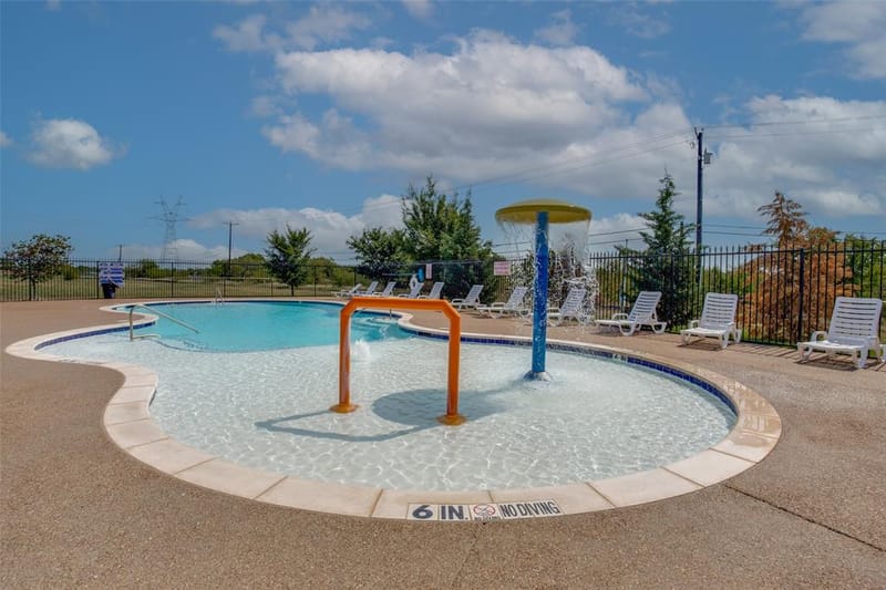 540 S Heights Drive, Crowley TX 76036 - Photo 25
