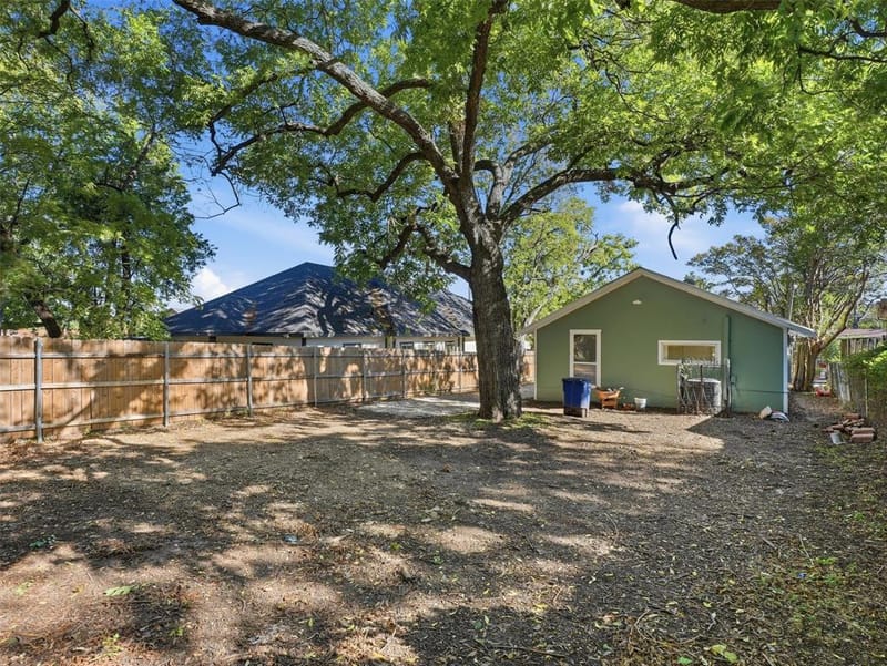 1419 E Waco Avenue, Dallas TX 75216 - Photo 24