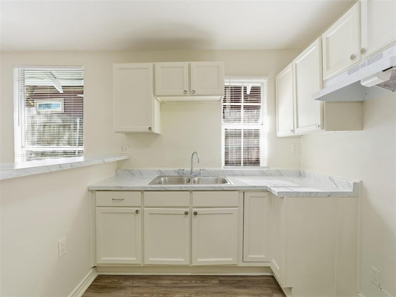 1419 E Waco Avenue, Dallas TX 75216 - Photo 11