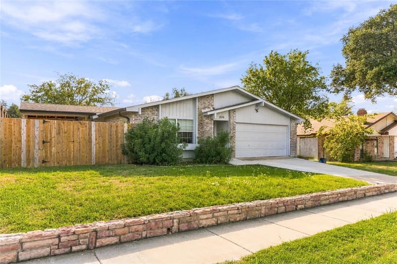 2016 Lymington Road, Carrollton TX 75007 - Photo 3