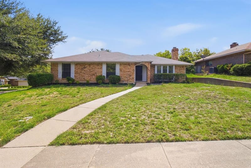 438 Blueridge Drive, Duncanville TX 75137