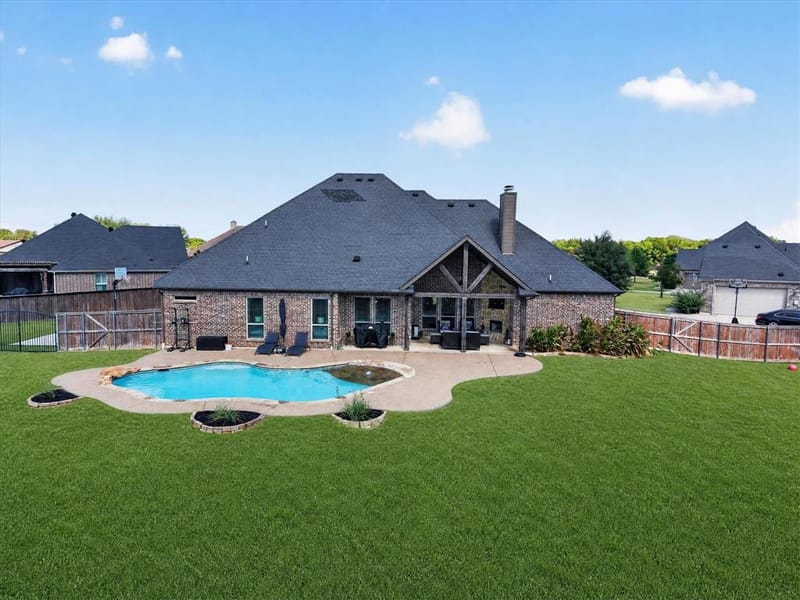 2310 River Bend Court, Midlothian TX 76065 - Photo 2