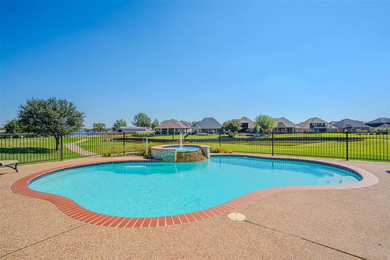 1903 Harbor Lakes Drive, Granbury TX 76048 - Photo 32