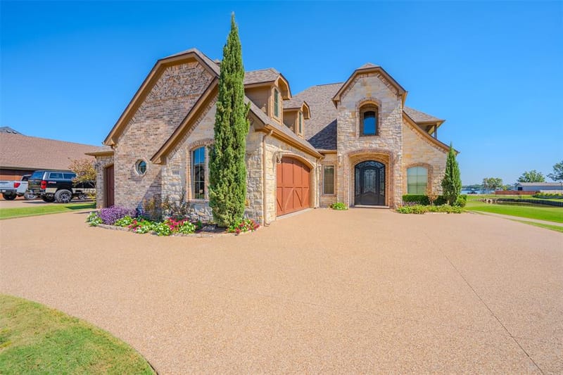 1903 Harbor Lakes Drive, Granbury TX 76048