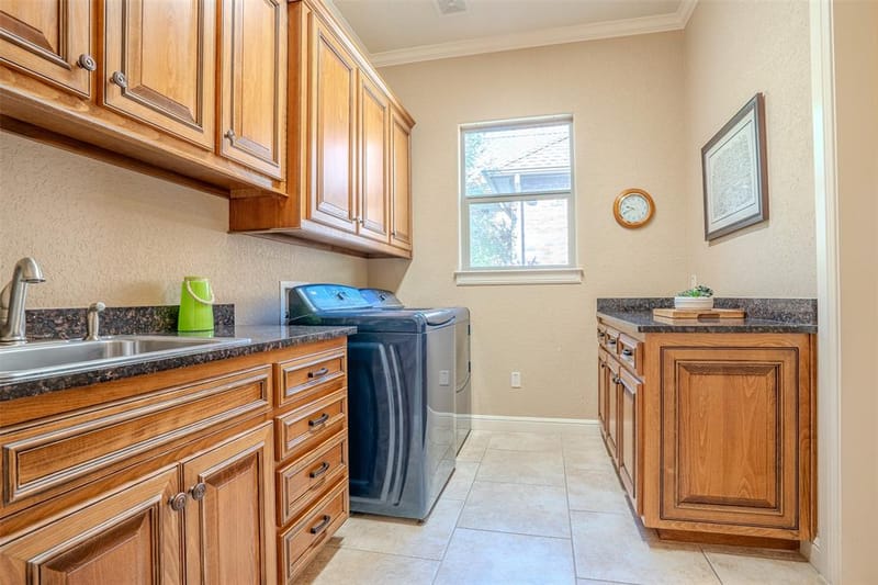 1903 Harbor Lakes Drive, Granbury TX 76048 - Photo 31