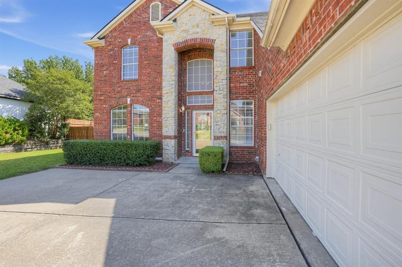 6408 Canyon Lake Drive, Dallas TX 75249 - Photo 2