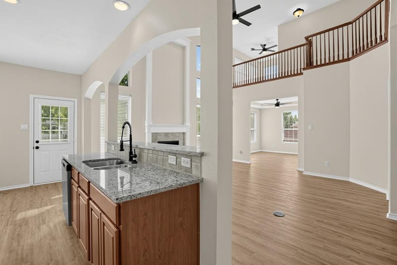 6408 Canyon Lake Drive, Dallas TX 75249 - Photo 10