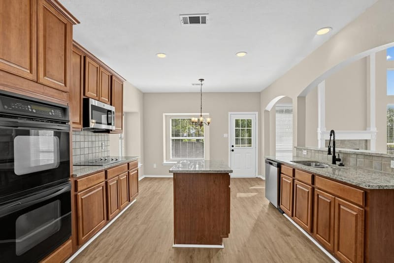 6408 Canyon Lake Drive, Dallas TX 75249 - Photo 11