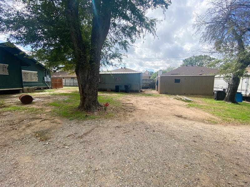 2424 Handley Drive, Fort Worth TX 76112 - Photo 14