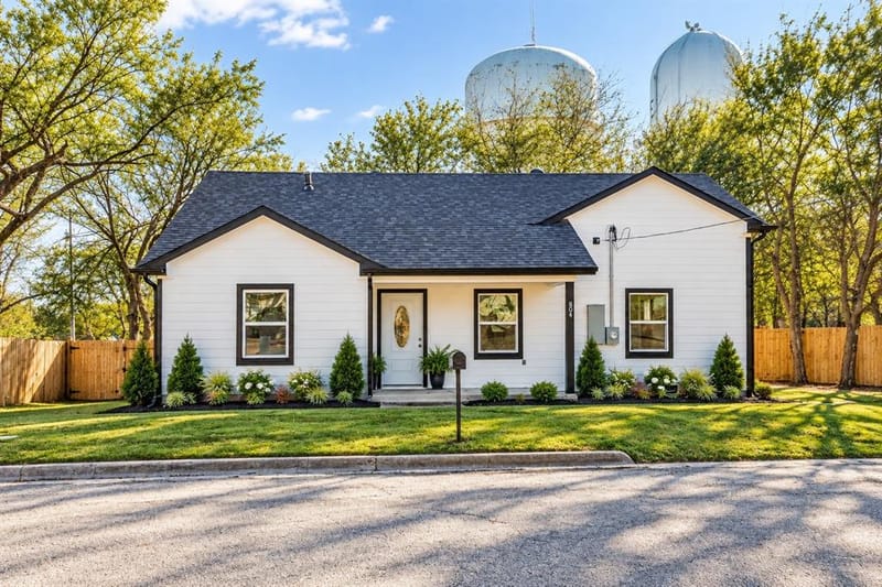 804 Lively Street, Bowie TX 76230