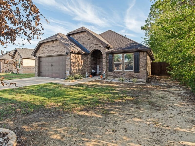 202 Virginia Drive, Palmer TX 75152