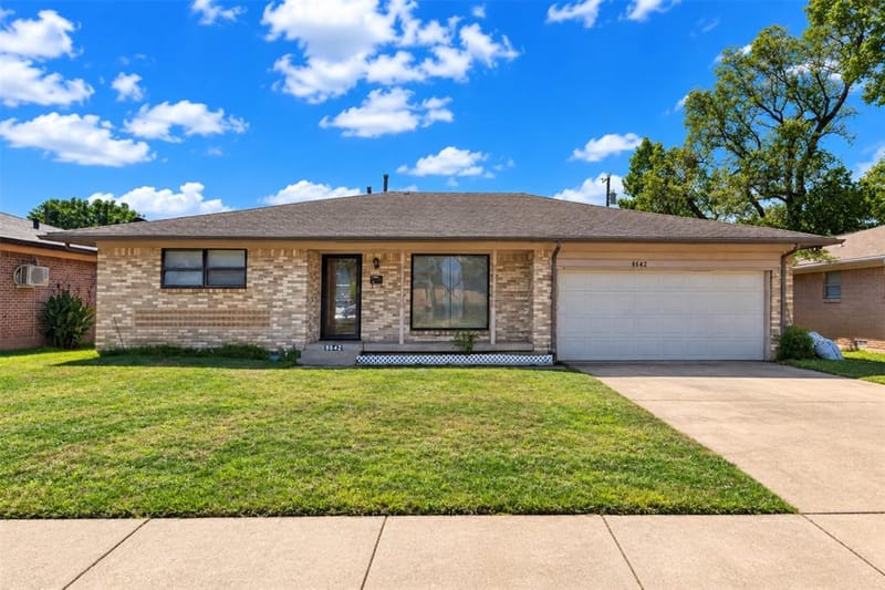 8642 Barclay Street, Dallas TX 75227