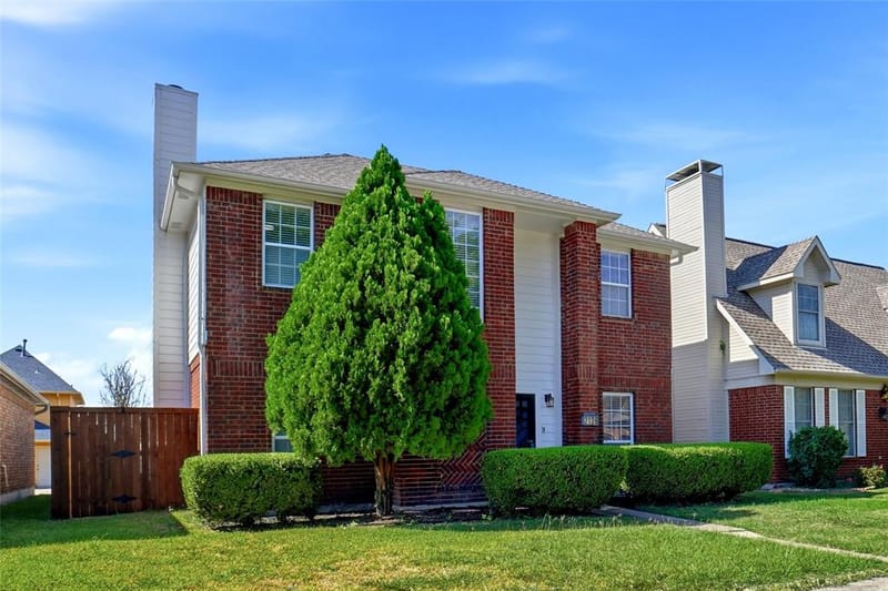 2136 Falcon Ridge Drive, Carrollton TX 75010 - Photo 2