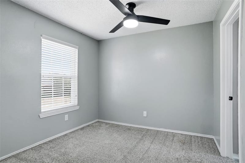 2136 Falcon Ridge Drive, Carrollton TX 75010 - Photo 17