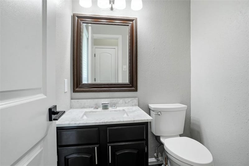 2136 Falcon Ridge Drive, Carrollton TX 75010 - Photo 11