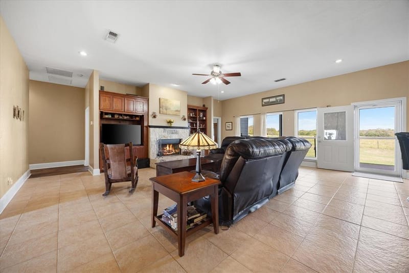 250 County Road 1006, Wolfe City TX 75496 - Photo 6