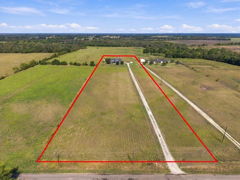 250 County Road 1006, Wolfe City TX 75496