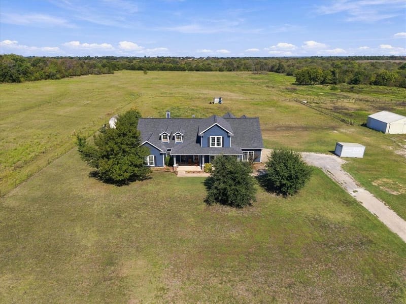 250 County Road 1006, Wolfe City TX 75496 - Photo 38