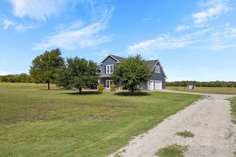 250 County Road 1006, Wolfe City TX 75496 - Photo 33