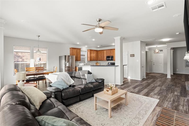 2707 Juniper Drive, Glenn Heights TX 75154 - Photo 12