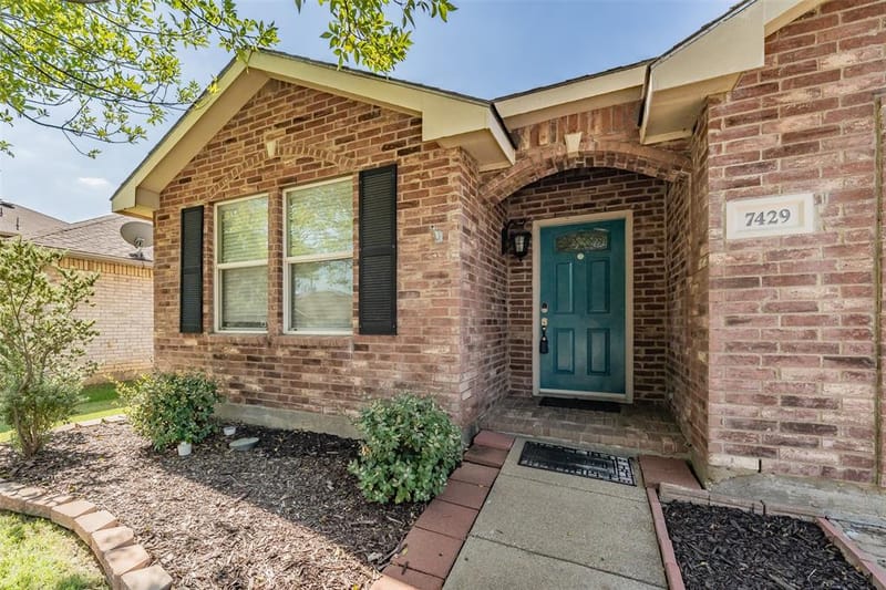 7429 Candler Drive, Fort Worth TX 76131 - Photo 2