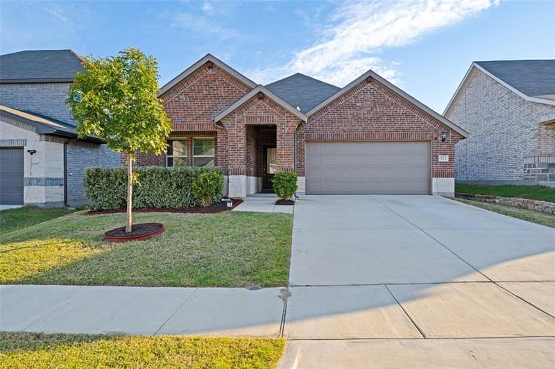 222 Luna Lane, Lake Dallas TX 75065 - Photo 2